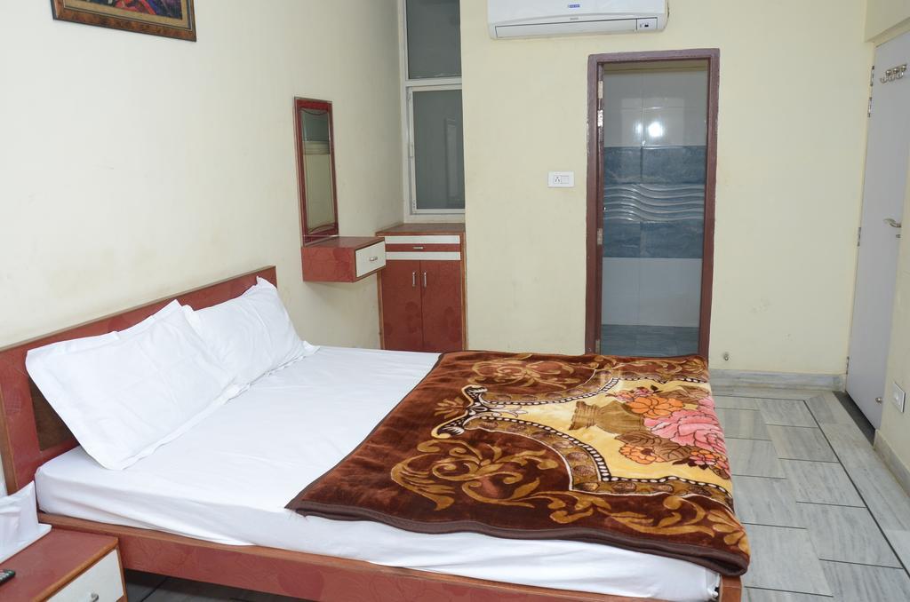 Oyo 15242 Hotel Rathi Palace Džajpur Pokoj fotografie