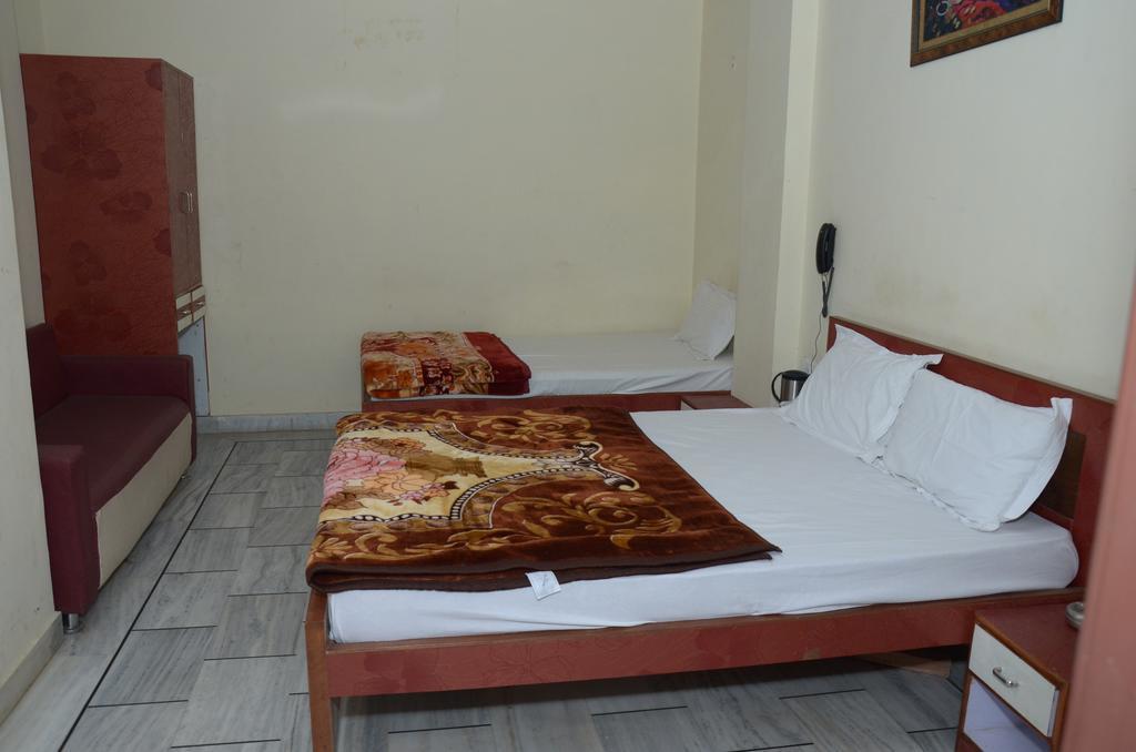 Oyo 15242 Hotel Rathi Palace Džajpur Pokoj fotografie