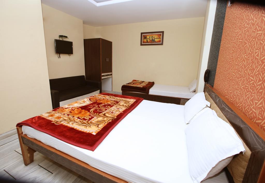 Oyo 15242 Hotel Rathi Palace Džajpur Exteriér fotografie